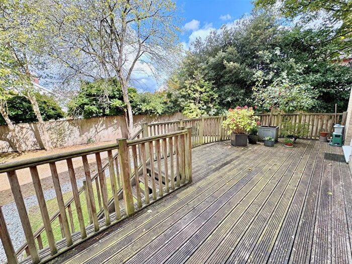 2 Bedroom Flat For Sale In Cavendish Road, Bowdon, WA14