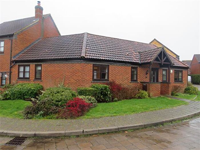 2 Bedroom Bungalow To Rent In Gainsborough Close, Grange Farm, Milton Keynes, MK8