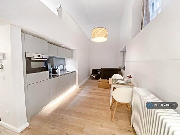 1 Bedroom Flat To Rent In Mcdonald Road, Edinburgh, EH7