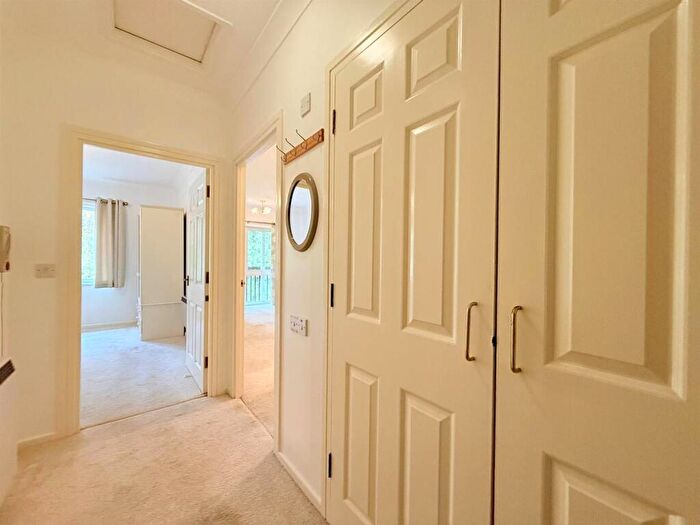 1 Bedroom Flat For Sale In Fernlea Avenue, Ferndown, BH22