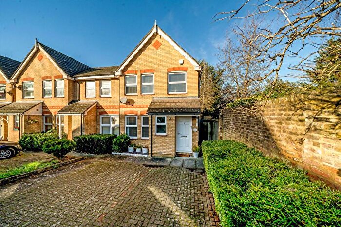 3 Bedroom End Terrace House For Sale In Mallard Close, Hanwell, W7