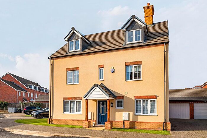 5 Bedroom Detached House For Sale In James Place, Flitwick, MK45