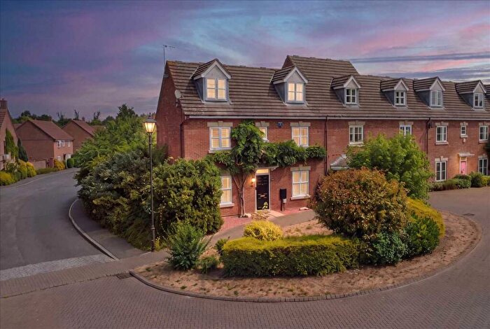 4 Bedroom End Of Terrace House For Sale In Hillbeck Grove, Middleton, Milton Keynes, MK10