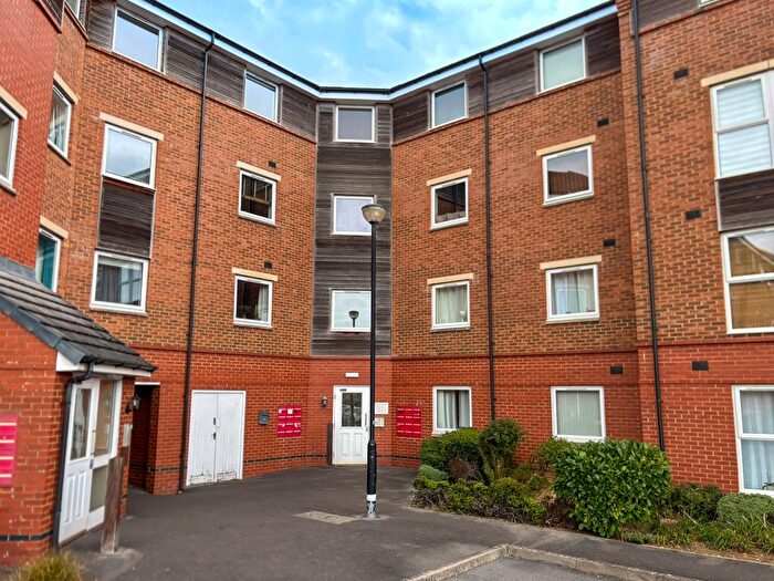 2 Bedroom Flat For Sale In Yersin Court, Swindon, SN1