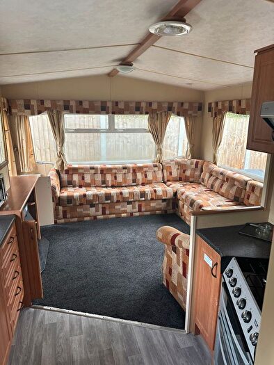 2 Bedroom Mobile/park Home To Rent In Burton End, Stansted, CM24