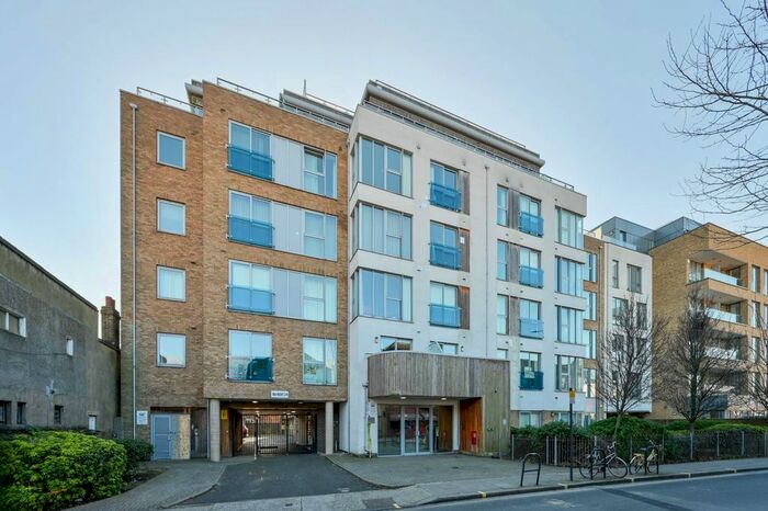 2 Bedroom Flat For Sale In Glenthorne Road, Hammersmith, London, W6