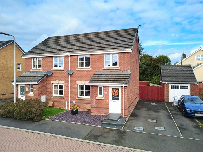 3 Bedroom Semi-Detached House For Sale In Bryn Meurig, Llanharry, CF72