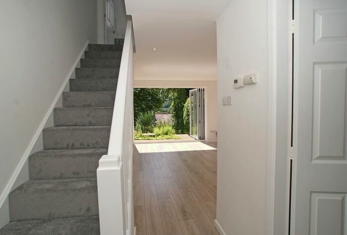 2 Bedroom End Of Terrace House To Rent In Bank Gardens, Matlock, DE4