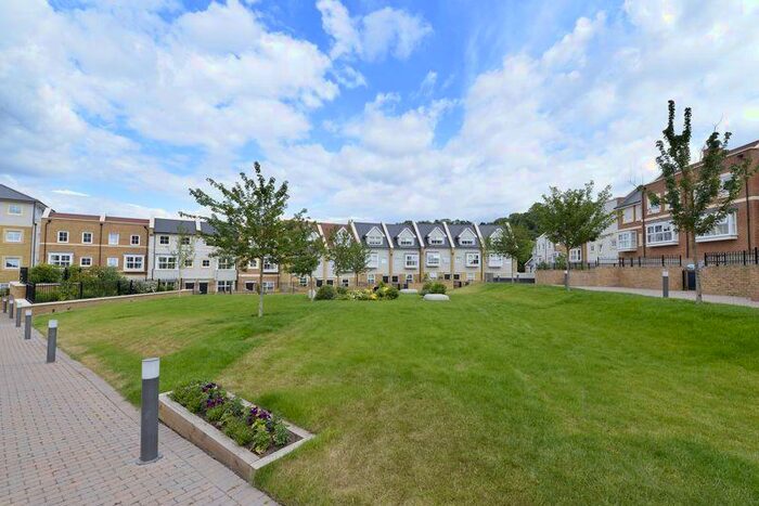 1 Bedroom Apartment To Rent In Flambard Way, Godalming, GU7