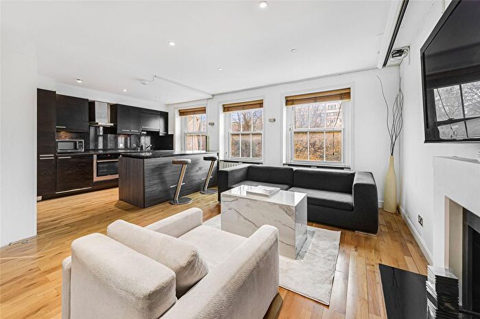 3 Bedroom Flat To Rent In Ennismore Gardens, London, SW7