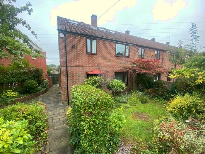 4 Bedroom House To Rent In Spen Green, Leeds, LS16