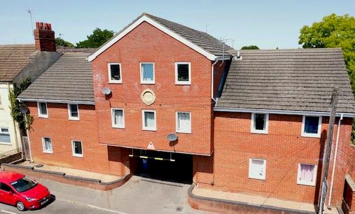 2 Bedroom Flat To Rent In Chapmans Court, Mill Road, Kettering, NN16