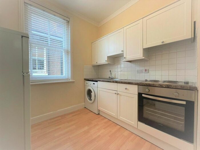 Studio To Rent In Riverdale Gardens, Twickenham, TW1