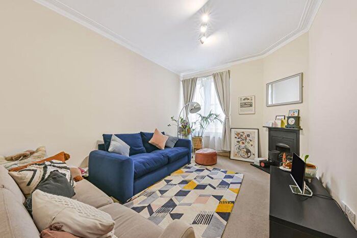 1 Bedroom Detached House To Rent In Prince Of Wales Drive, London, SW11