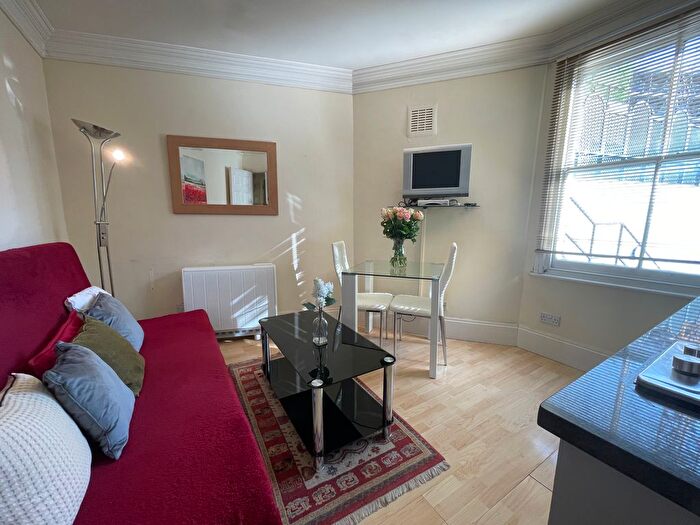 1 Bedroom Flat To Rent In White Horse Street, London, W1J