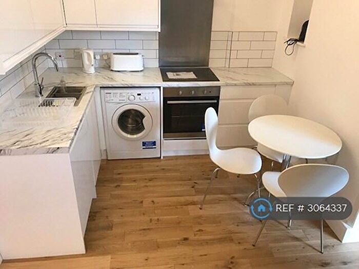 Studio To Rent In Kings Wharf, London, E8