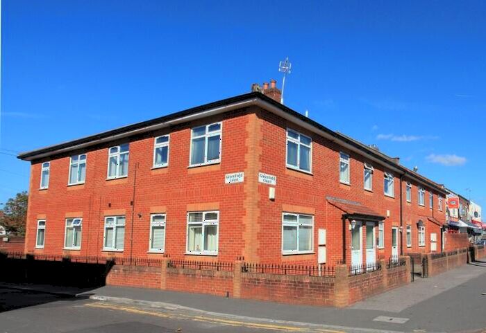 3 Bedroom Flat To Rent In Greenfield Court, Southmead Road, Westbury On Trym, BS10