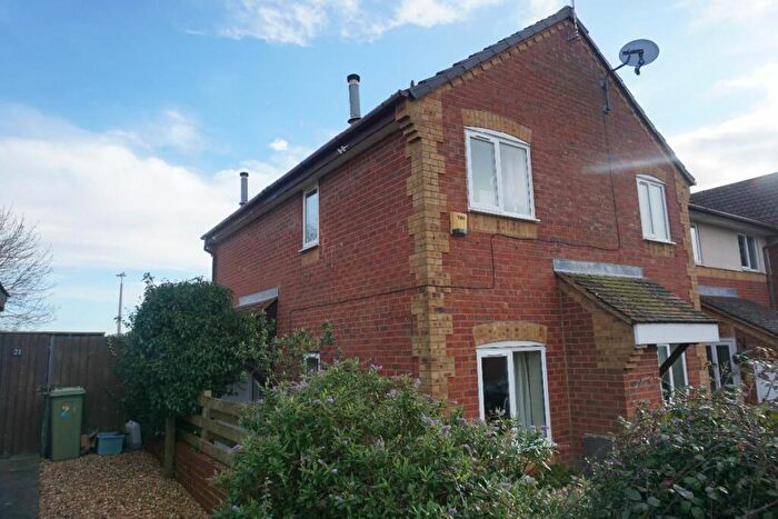 1 Bedroom Cluster House To Rent In Dickens Spinney, Olney, MK46