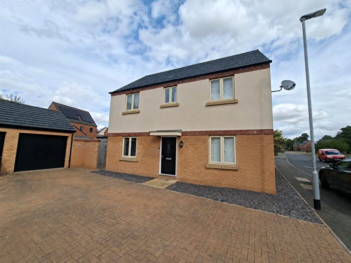 4 Bedroom House For Sale In Jennings Close, Northampton, NN5