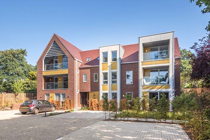 2 Bedroom Flat To Rent In Foxley Lane, Purley, CR8