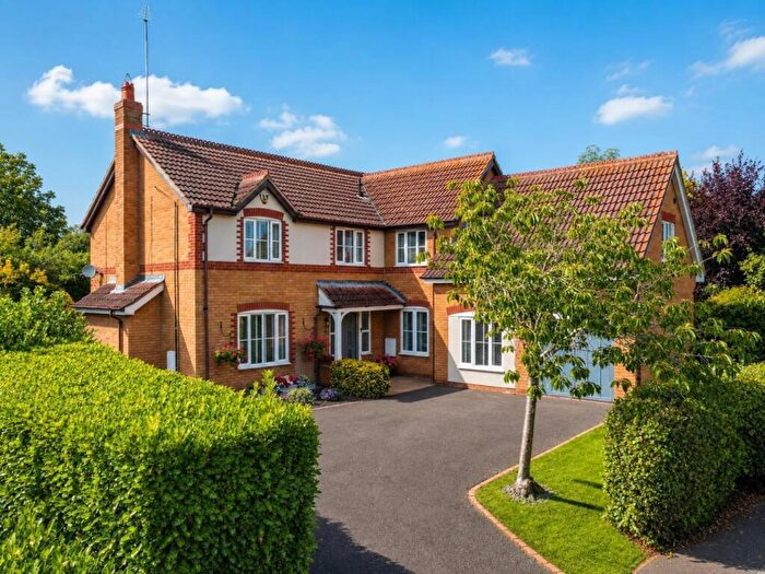 5 Bedroom Detached House For Sale In Honeysuckle Way, Abington Vale, Northampton, NN3