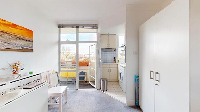 1 Bedroom Flat To Rent In Sloane Avenue, London, SW3