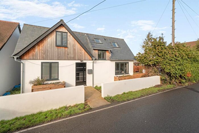 3 Bedroom Detached House For Sale In Lake Lane, Barnham, PO22