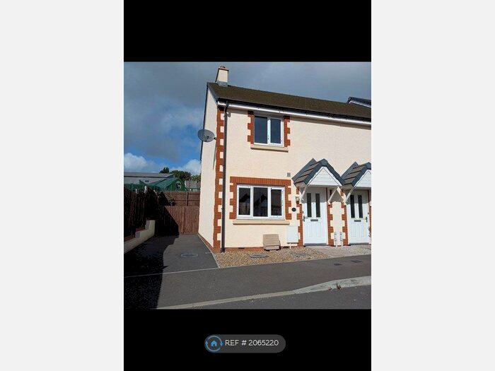 2 Bedroom End Of Terrace House To Rent In Old Market Place, Holsworthy, EX22