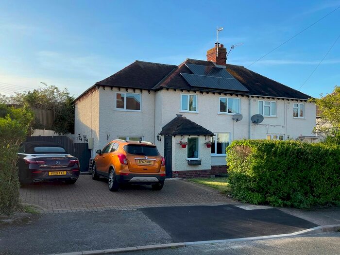 4 Bedroom Semi-Detached House For Sale In Sandys Avenue, Wickhamford, Evesham, WR11