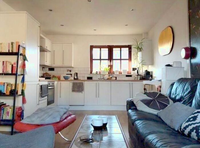1 Bedroom Flat To Rent In Elsdale Street, Hackney, E9