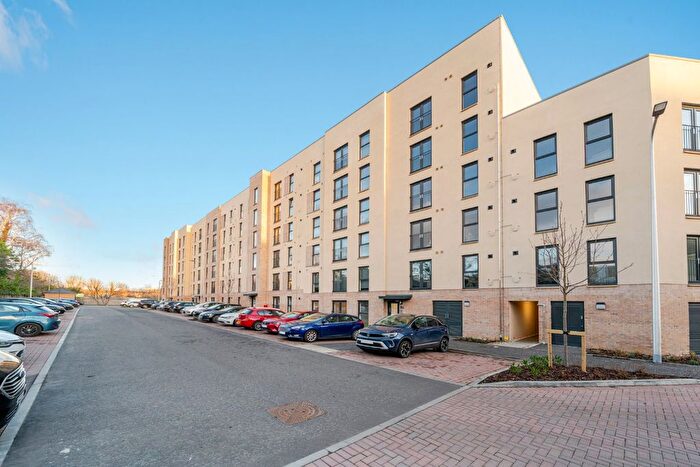 3 Bedroom Flat To Rent In Kilpatrick Grove, Edinburgh, EH6