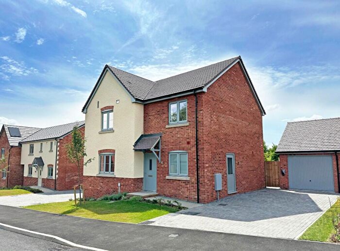 4 Bedroom Detached House For Sale In Three Willows Close, HR1