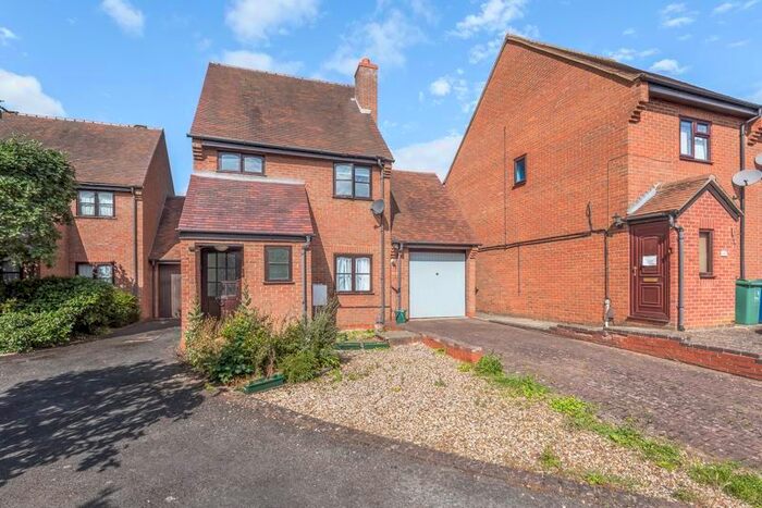 3 Bedroom Link Detached House For Sale In Harlow Way, Marston, Oxford, OX3