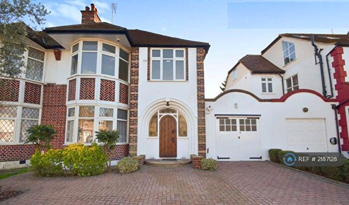 4 Bedroom Semi-Detached House To Rent In Creighton Avenue, London, N2