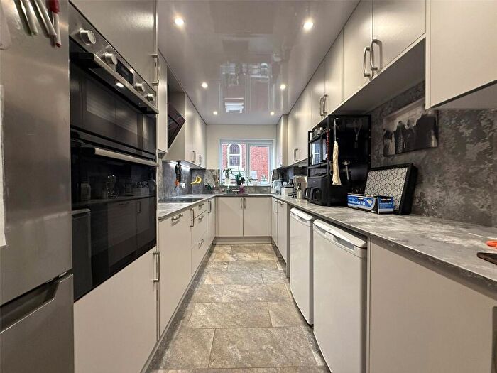 2 Bedroom Apartment For Sale In Park Road West, Southport, Southport, PR9