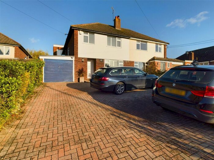 Houses for sale & to rent in RG10 0AB, Waltham Road, Twyford Reading
