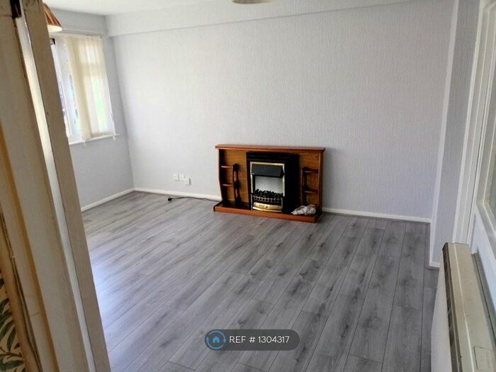 2 Bedroom Flat To Rent In Brompton Pool Rd, Birmingham B28