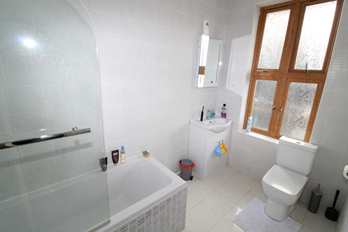 3 Bedroom Flat To Rent In Nelson Road, Gillingham, Kent, ME7
