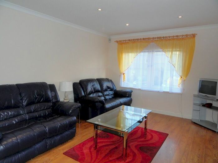 2 Bedroom Flat To Rent In Candlemakers Lane, Aberdeen, AB25