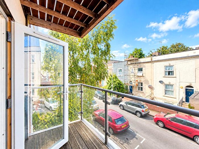 2 Bedroom Apartment To Rent In Argyle Road, Bristol, BS2
