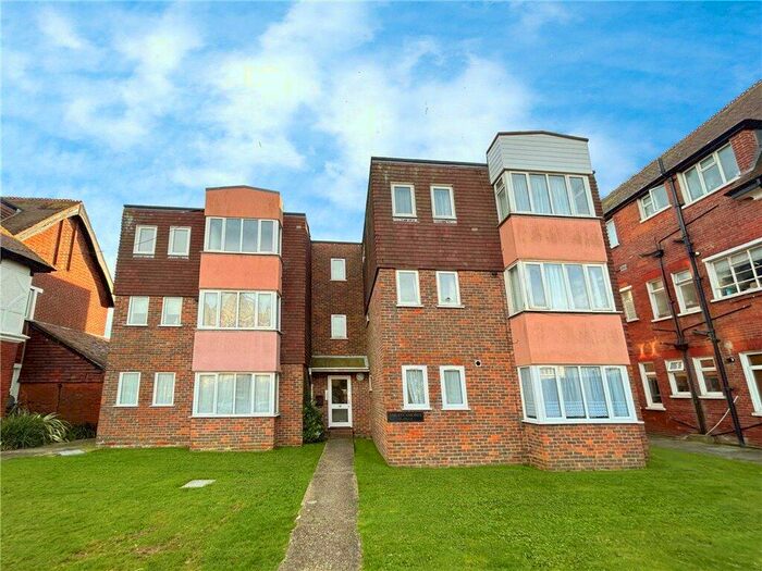 2 Bedroom Apartment For Sale In Victoria Drive, Bognor Regis, West Sussex, PO21