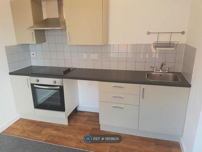 1 Bedroom Flat To Rent In Hall Street, Dudley, DY2