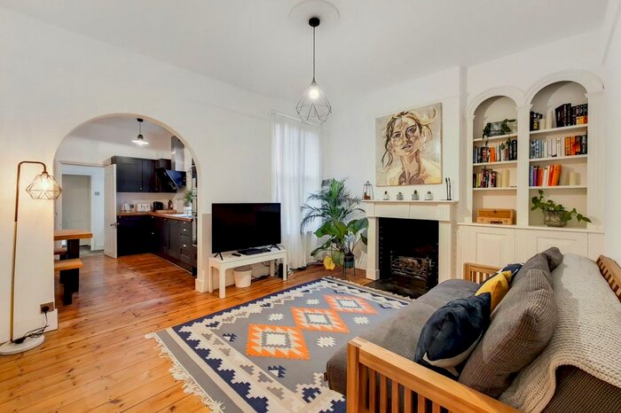 1 Bedroom Maisonette To Rent In Littlebury Road, London, SW4