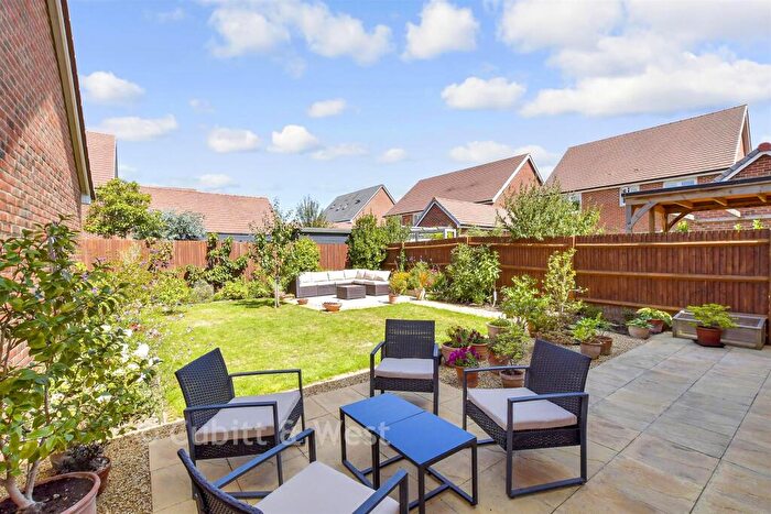 4 Bedroom Detached House For Sale In Squires Grove, Eastergate, Chichester, West Sussex, PO20