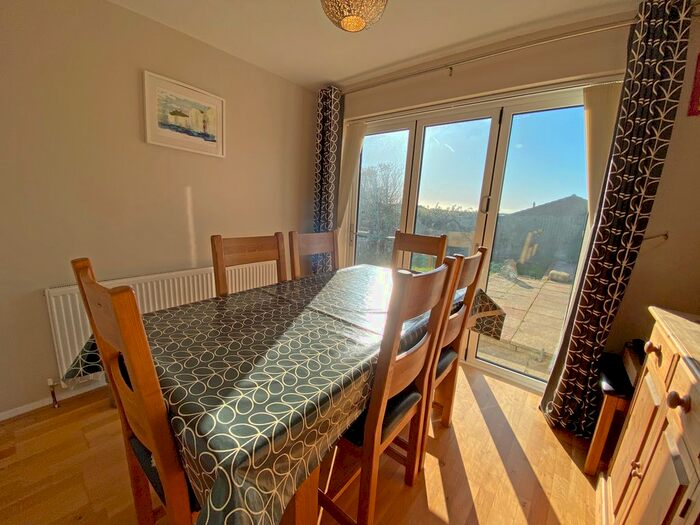 4 Bedroom Detached House To Rent In Rosemount Close, Seaford BN25