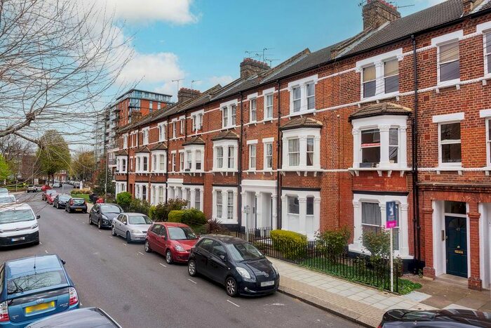 1 Bedroom Flat To Rent In Rosenau Road, Battersea Park, Battersea, London, SW11