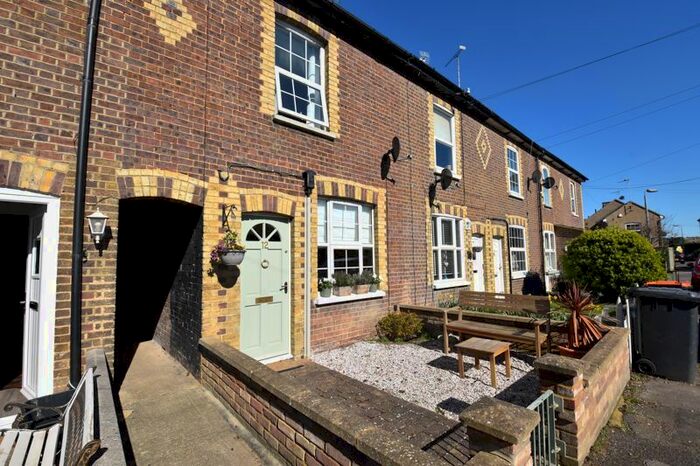 3 Bedroom Property To Rent In The Lane, Chalton, Luton, LU4