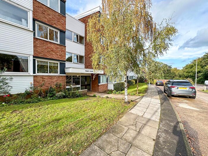 2 Bedroom Apartment For Sale In New Wanstead, Trent Court New Wanstead, E11