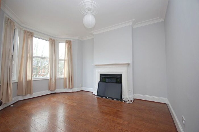 2 Bedroom Flat To Rent In Furness Road, Kensal Green, London, NW10