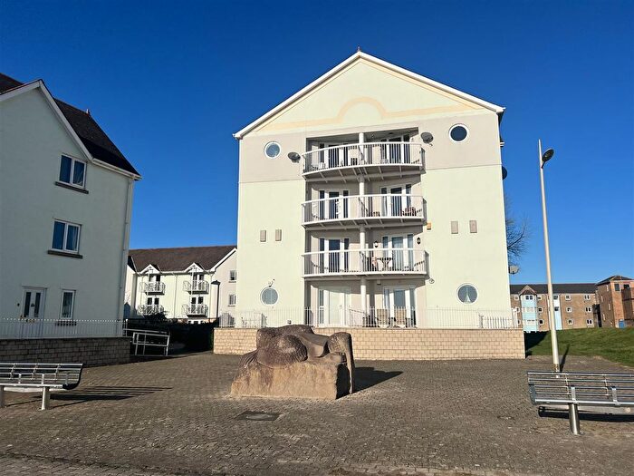 3 Bedroom Flat For Sale In Nautilus House, Marina, Swansea, SA1